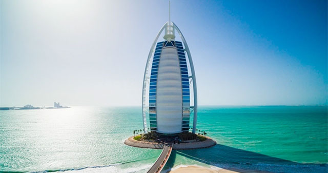 Bên trong khách sạn Dubai 7 sao quyền lực nhất mạng xã hội có gì