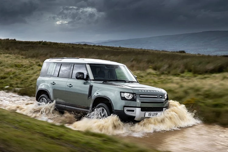 Land Rover Defender 2026 lộ diện với loạt nâng cấp đắt giá