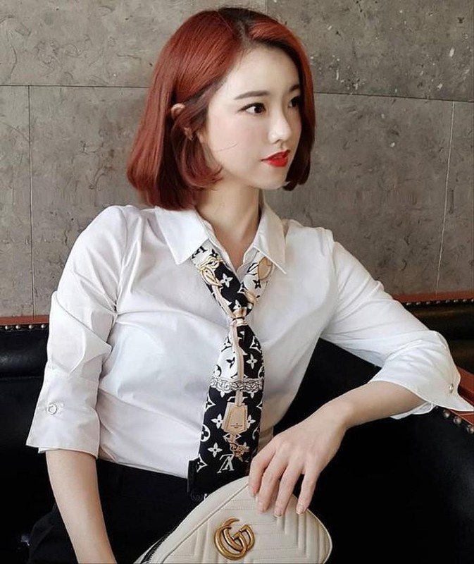 Nàng điều dưỡng Rim E Ya Hàn Quốc gây sốt với thời trang nóng bỏng