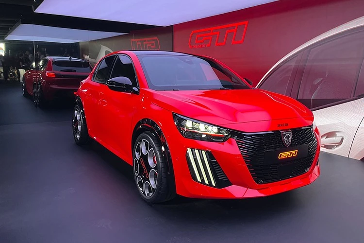 Peugeot E-208 GTi - 'chiến binh' điện hóa chạy 350km/sạc