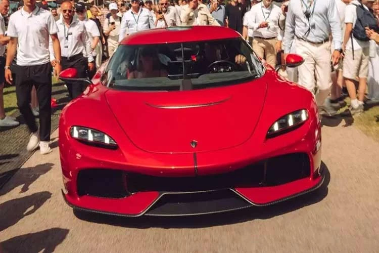 Siêu xe Koenigsegg Gemera hơn 80 tỷ bị đập phá tại Đan Mạch