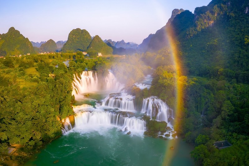 Việt nam có thác nước tự nhiên lớn nhất khu vực Đông Nam Á